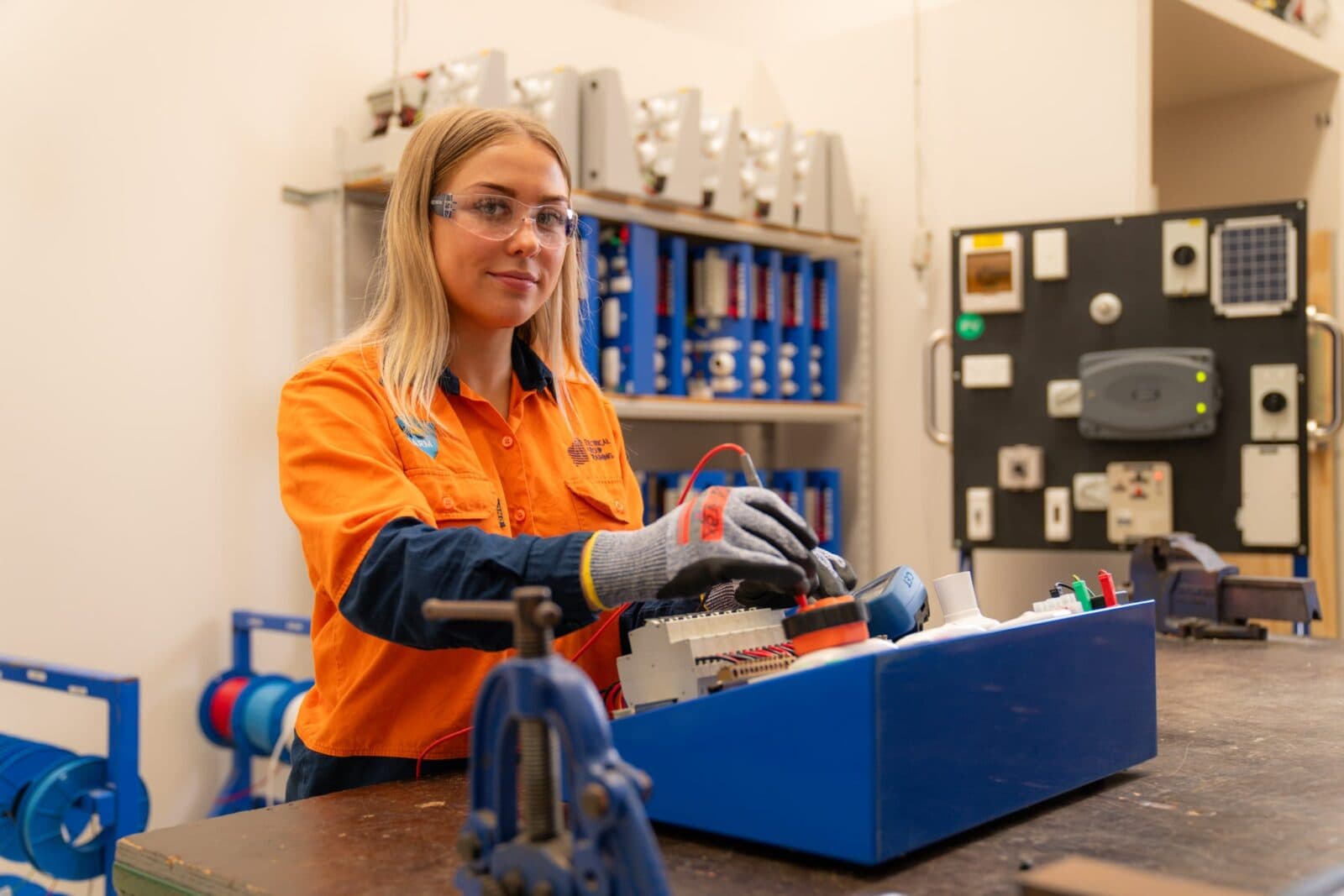 Tradie fixing machine